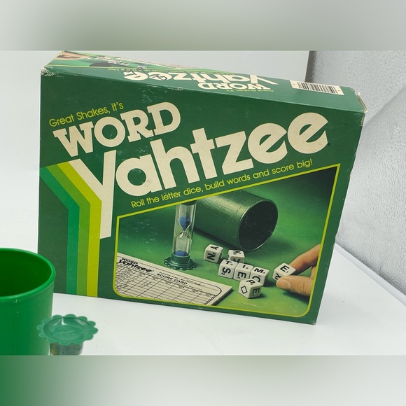 1982 Word Yahtzee Dice Game Em Milton Bradley Vintage - Picture 2 of 6